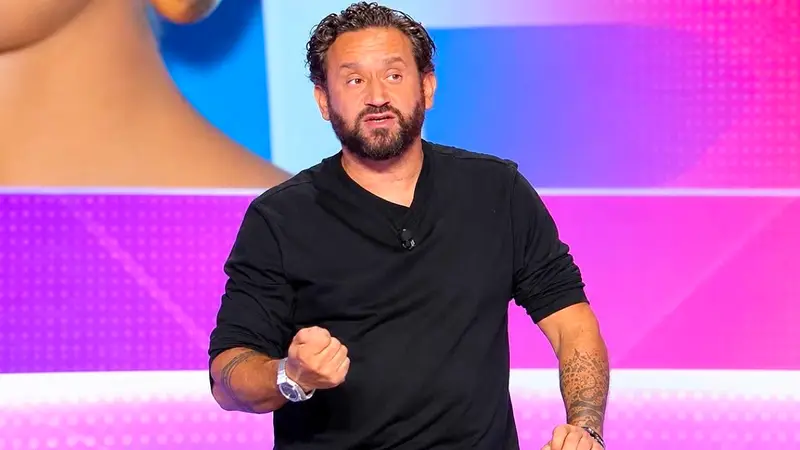 Cyril Hanouna sur le plateau de son émission sur W9. © W9