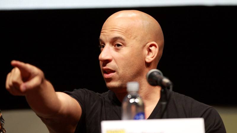 Vin Diesel, interprète de Dominic Toretto, lors d'une table ronde au Comic-Con de San Diego en 2013. © Gage Skidmore, Wikimedia Commons (CC BY-SA 2.0)