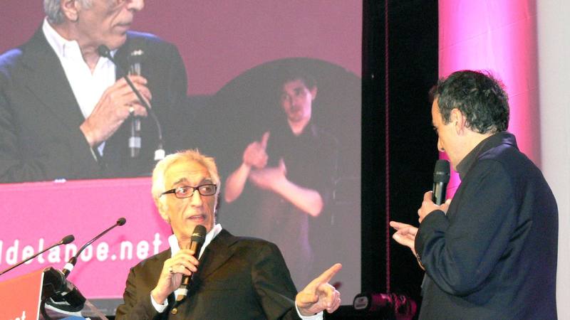Gérard Darmon, l'un des acteurs de L'heureuse élue, photographié aux côtés d'Élie Semoun en 2008