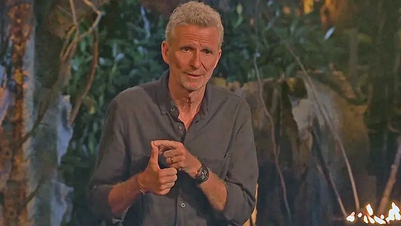 Denis Brogniart présente une épreuve de Koh-Lanta All Stars sur TF1