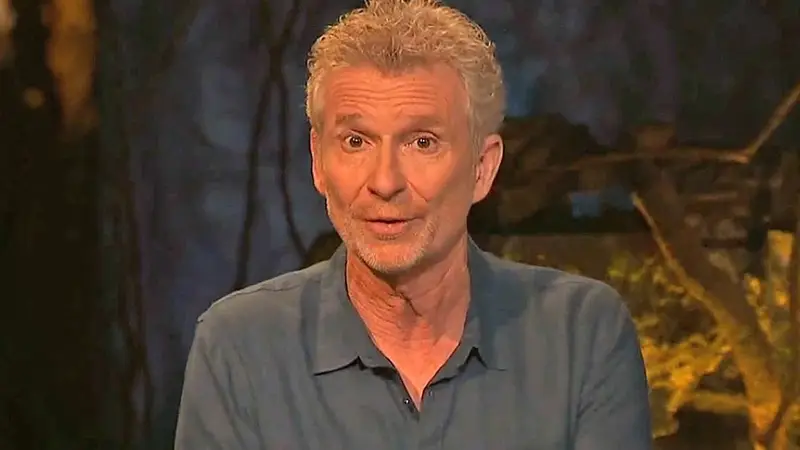 Denis Brogniart sur le plateau de Koh-Lanta All Stars sur TF1