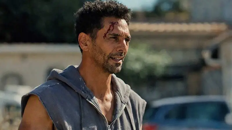 Tomer Sisley dans la mini-série La Cible sur TF1. © TF1