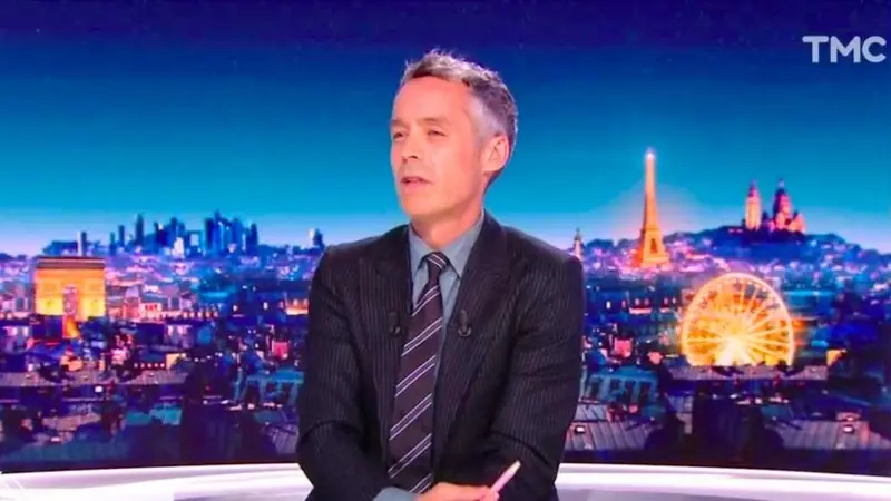 Plateau de l'émission Quotidien sur TMC