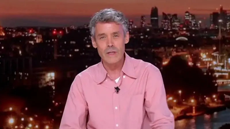 Yann Barthès sur le plateau de Quotidien sur TMC. © TMC
