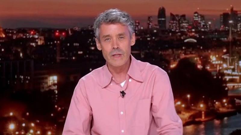 Yann Barthès sur le plateau de Quotidien sur TMC. © TMC