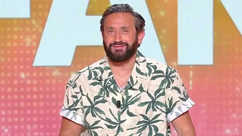 Cyril Hanouna sur le plateau de son émission. © W9