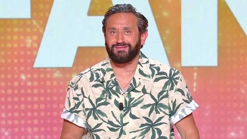 Cyril Hanouna sur le plateau de son émission. © W9