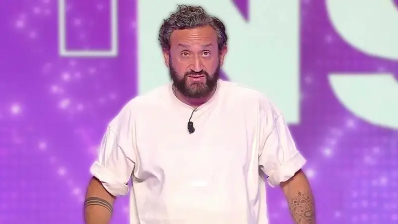 Cyril Hanouna sur le plateau de son émission. © W9