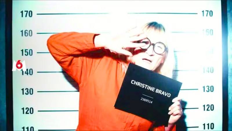 Christine Bravo en combinaison orange dans le teaser de Wanted sur M6. © M6